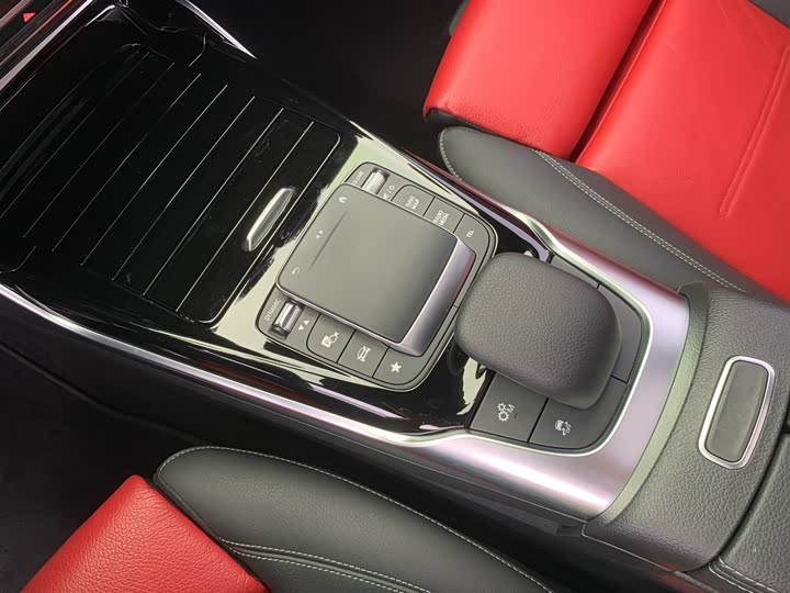 Фото 20 - Mercedes-Benz CLA-Class AMG