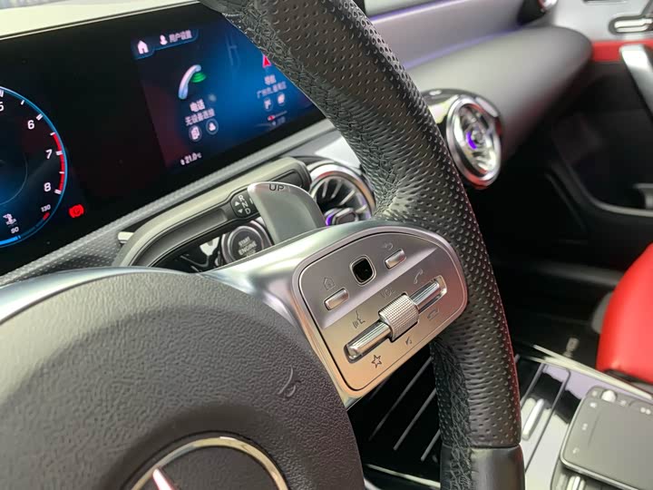 Фото 25 - Mercedes-Benz CLA-Class AMG