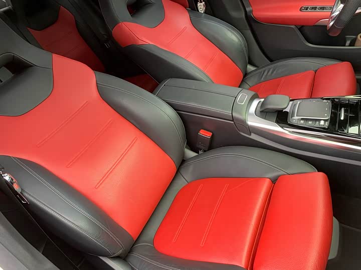 Фото 26 - Mercedes-Benz CLA-Class AMG