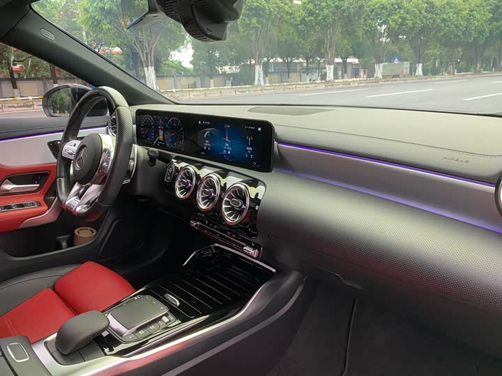 Фото 27 - Mercedes-Benz CLA-Class AMG