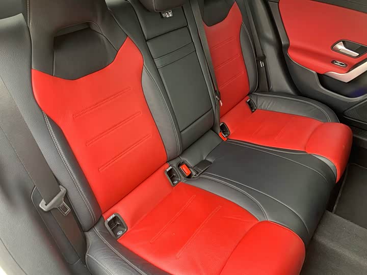 Фото 28 - Mercedes-Benz CLA-Class AMG