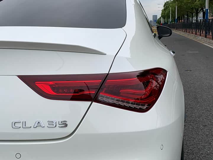 Фото 9 - Mercedes-Benz CLA-Class AMG