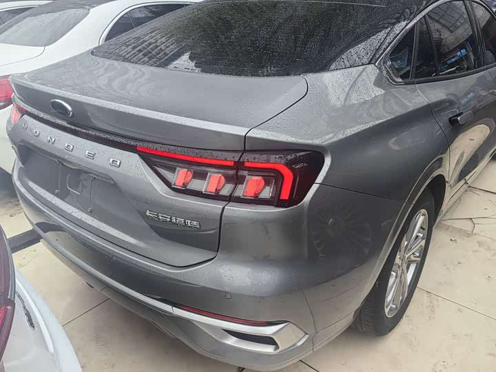 Фото 14 - Ford Mondeo