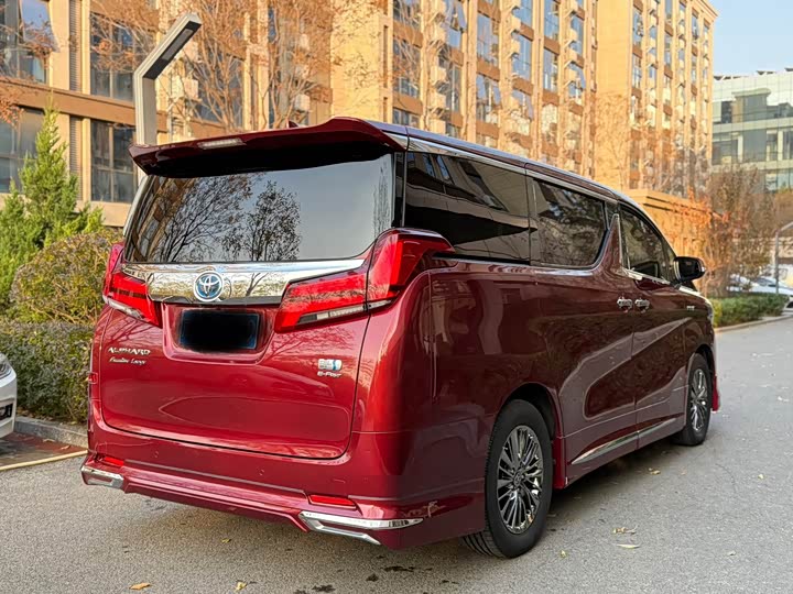 Фото 16 - Toyota Alphard