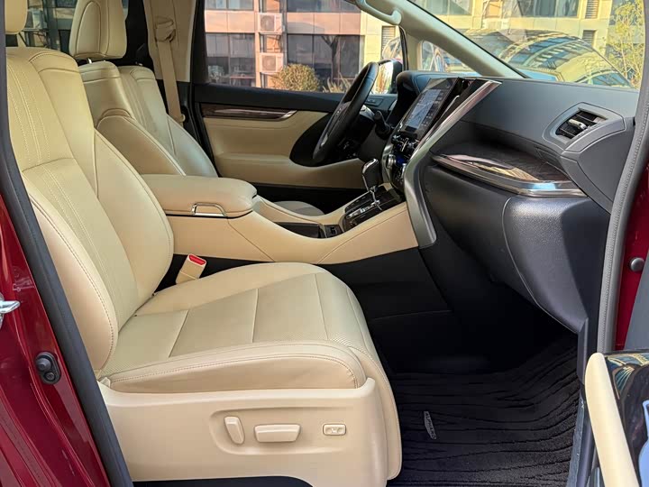 Фото 8 - Toyota Alphard