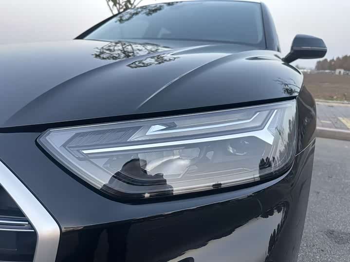 Фото 13 - Audi Q5L