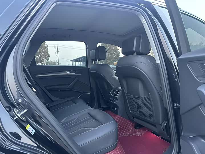 Фото 7 - Audi Q5L