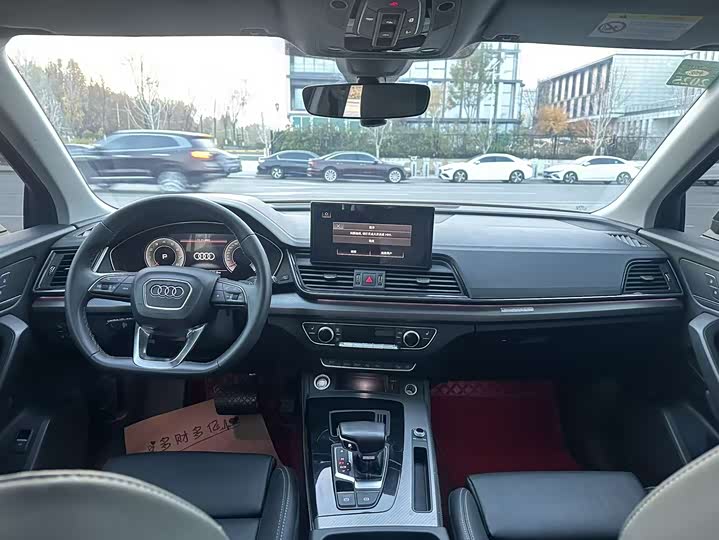 Фото 9 - Audi Q5L