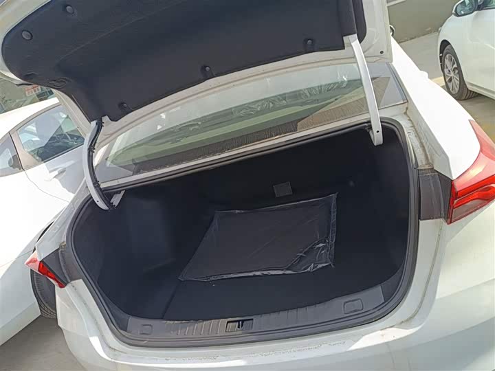 Фото 19 - Buick Verano