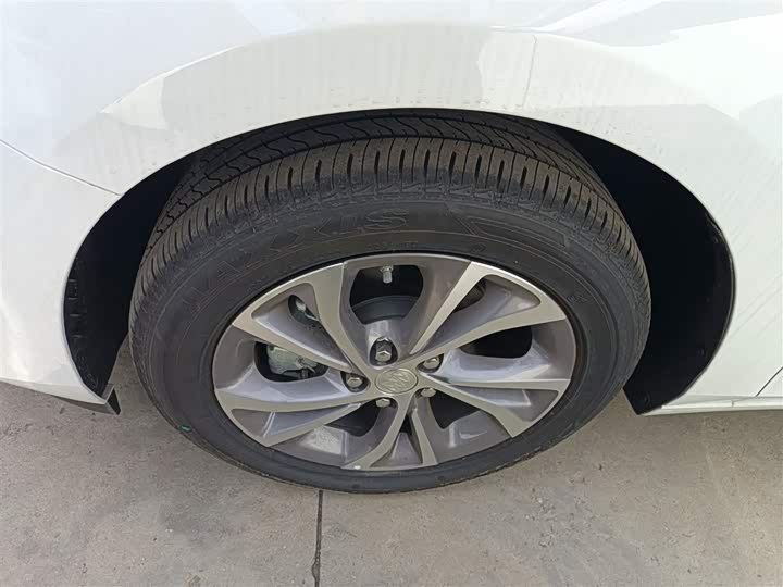 Фото 22 - Buick Verano