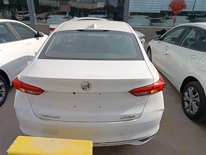 Фото 6 - Buick Verano