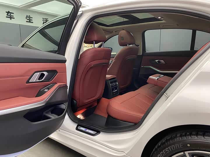 Фото 10 - BMW 3 Series