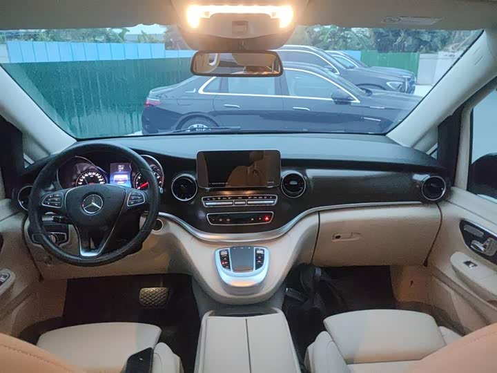 Фото 2 - Mercedes-Benz V-Class