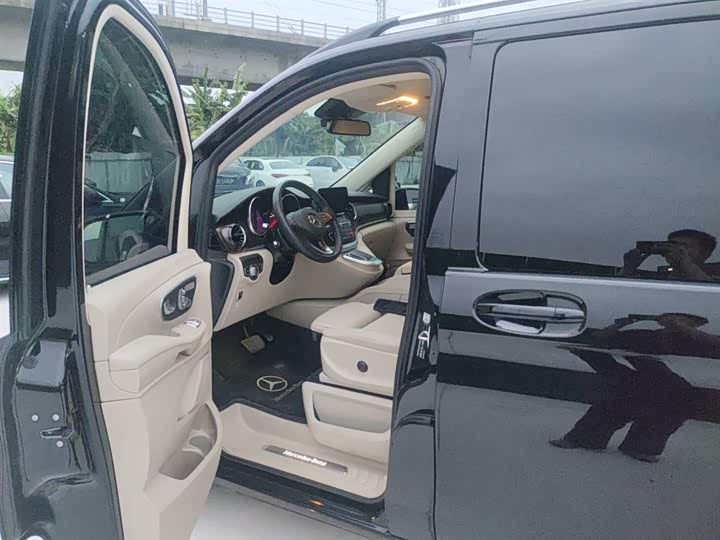 Фото 3 - Mercedes-Benz V-Class