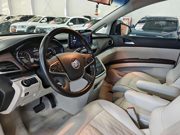 Фото 9 - Buick GL8 ES