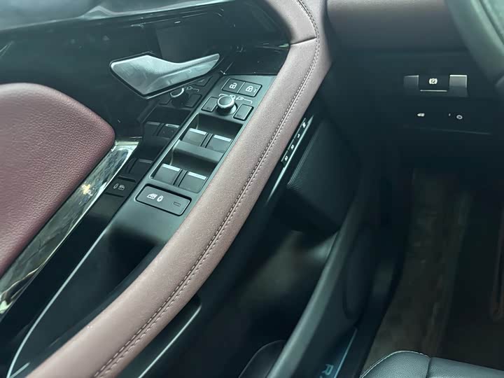 Фото 25 - Land Rover Range Rover Evoque L