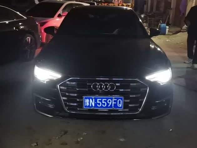 Фото 1 - Audi A6L