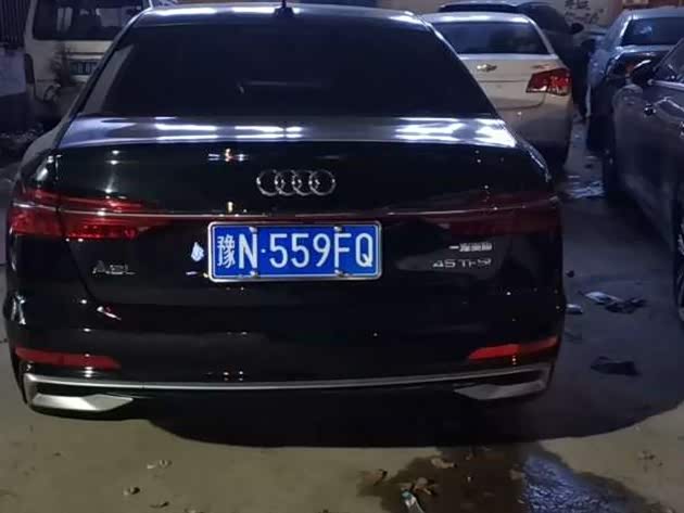 Фото 8 - Audi A6L