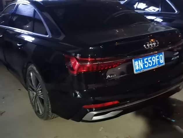 Фото 9 - Audi A6L