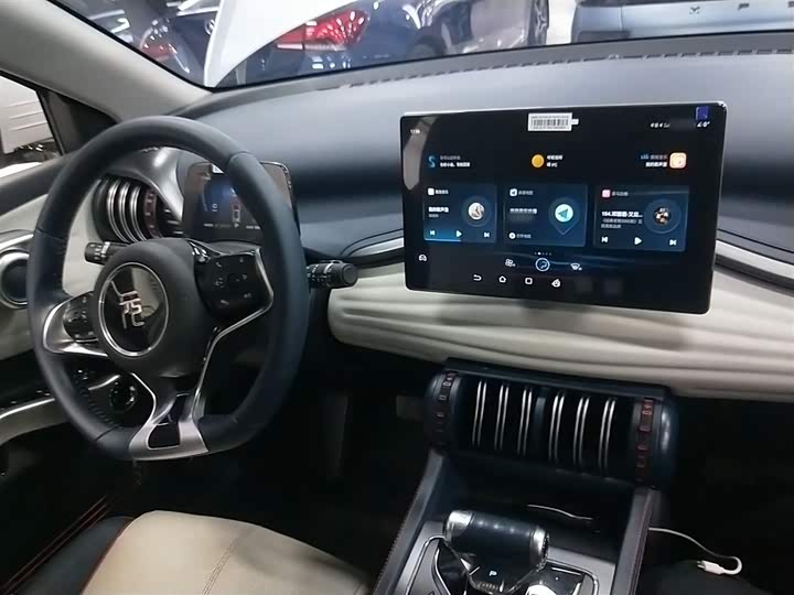 Фото 10 - BYD Yuan Plus