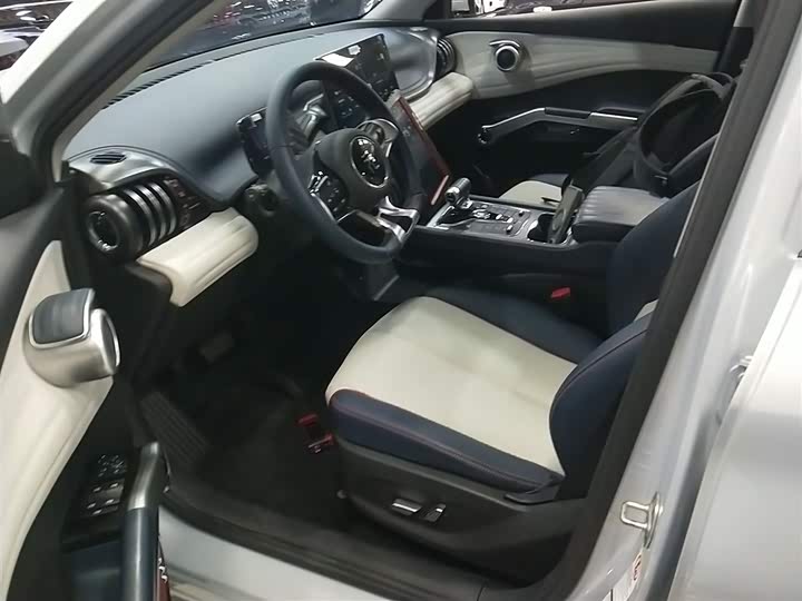 Фото 15 - BYD Yuan Plus