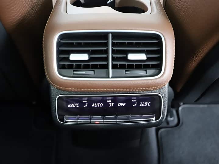 Фото 18 - Mercedes-Benz GLS-Class