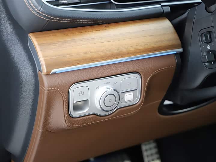 Фото 19 - Mercedes-Benz GLS-Class