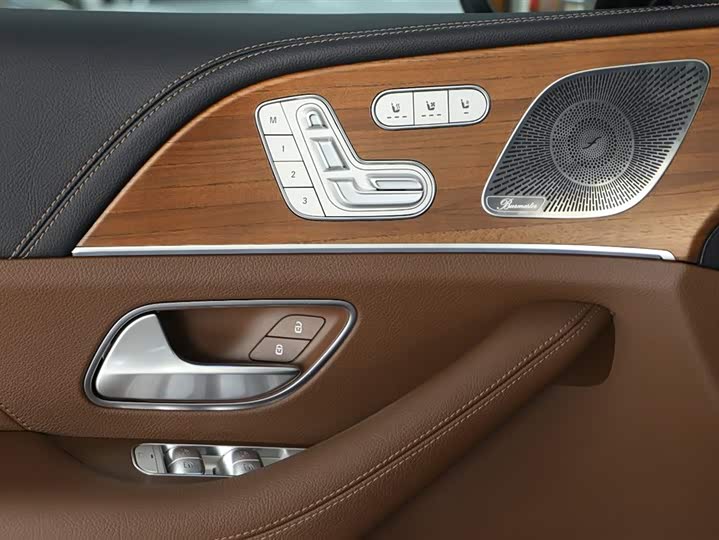 Фото 22 - Mercedes-Benz GLS-Class