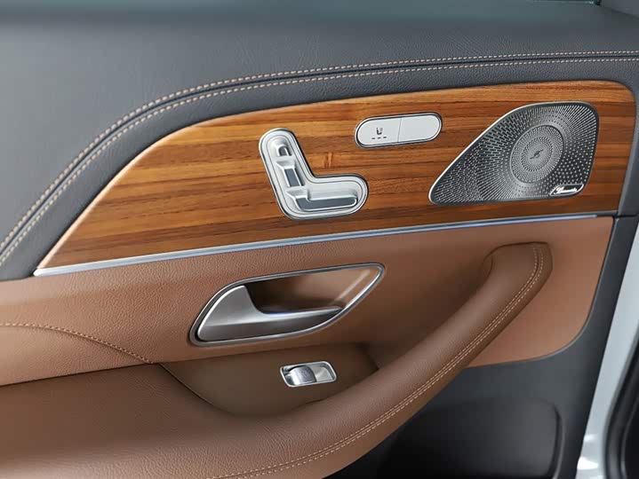 Фото 23 - Mercedes-Benz GLS-Class