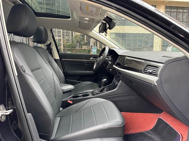 Фото 10 - Volkswagen Lavida