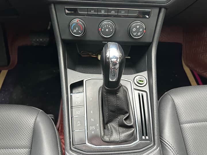 Фото 12 - Volkswagen Lavida