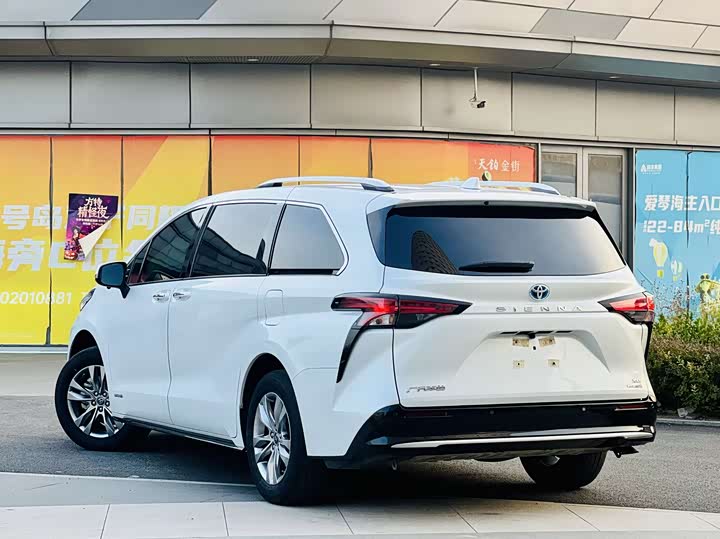 Фото 4 - Toyota Sienna