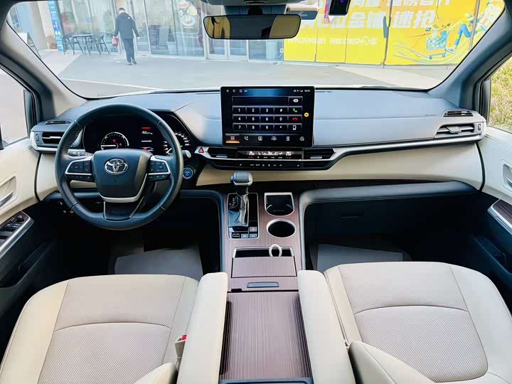 Фото 8 - Toyota Sienna