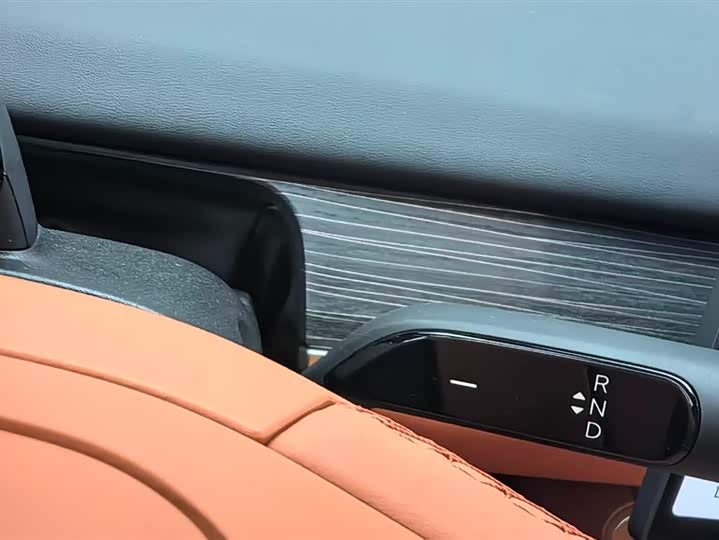 Фото 13 - Nio Onvo L60