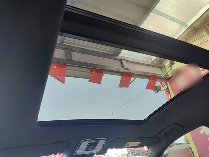 Фото 18 - LiXiang One