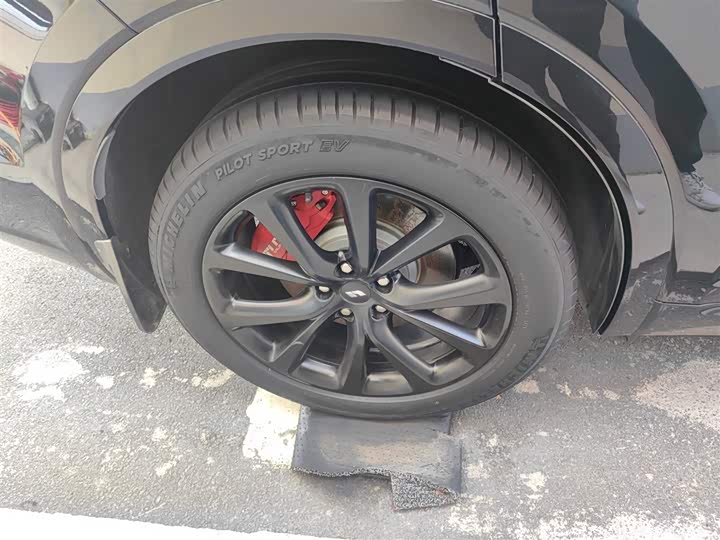 Фото 26 - LiXiang One