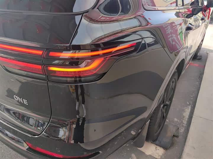 Фото 8 - LiXiang One