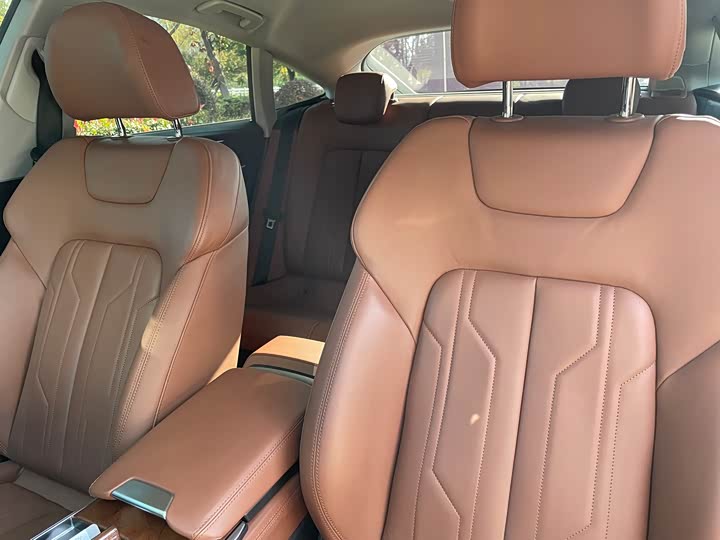 Фото 8 - Audi A7