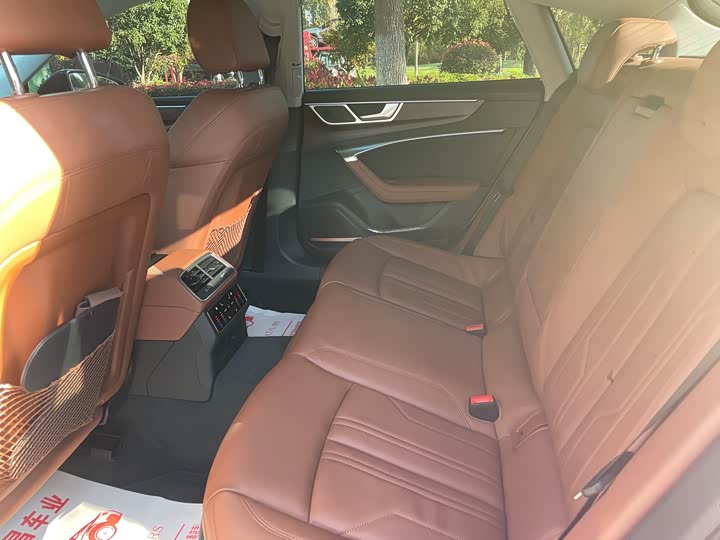 Фото 9 - Audi A7