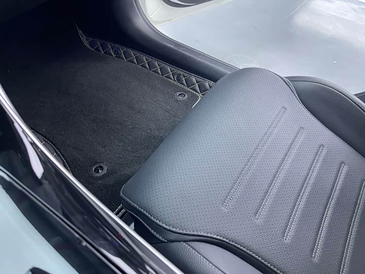 Фото 12 - Mercedes-Benz C-Class