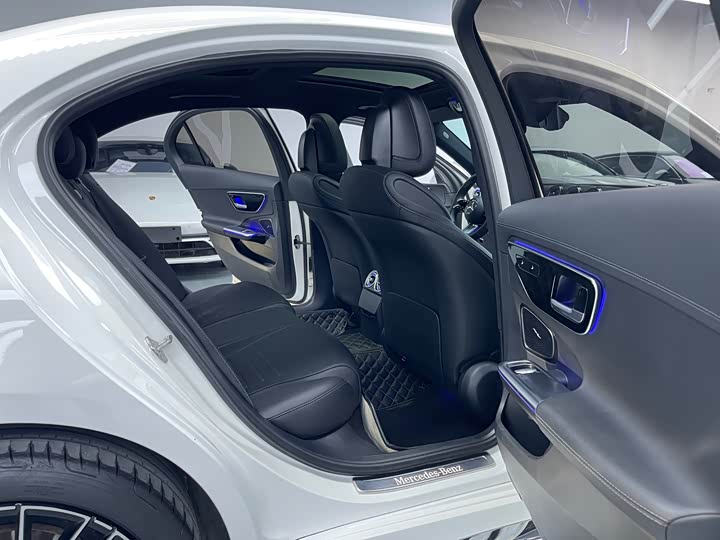 Фото 17 - Mercedes-Benz C-Class