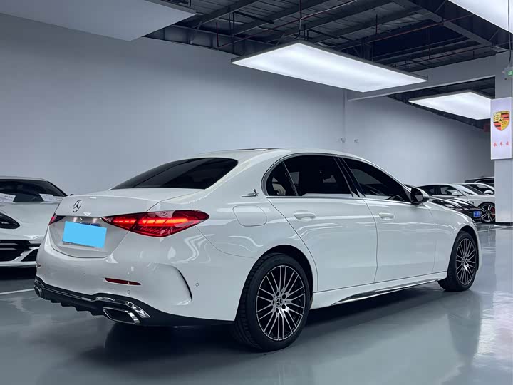 Фото 22 - Mercedes-Benz C-Class