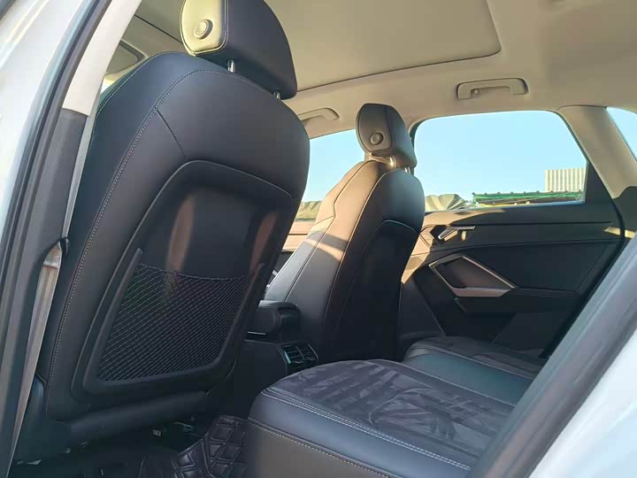 Фото 6 - Audi Q3