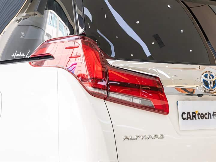 Фото 17 - Toyota Alphard