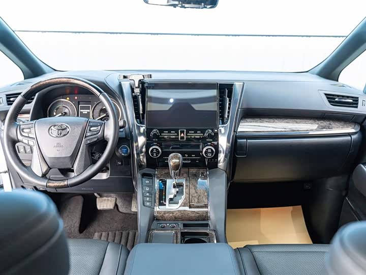 Фото 21 - Toyota Alphard