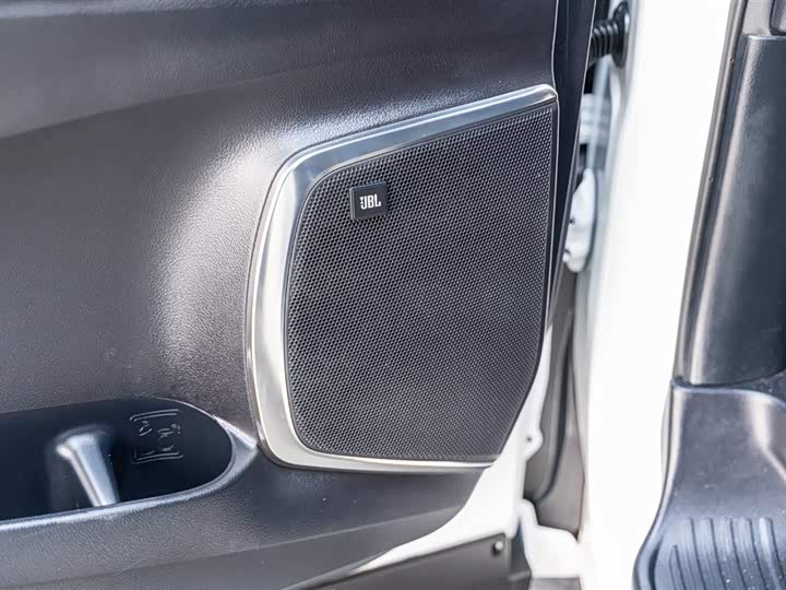 Фото 5 - Toyota Alphard