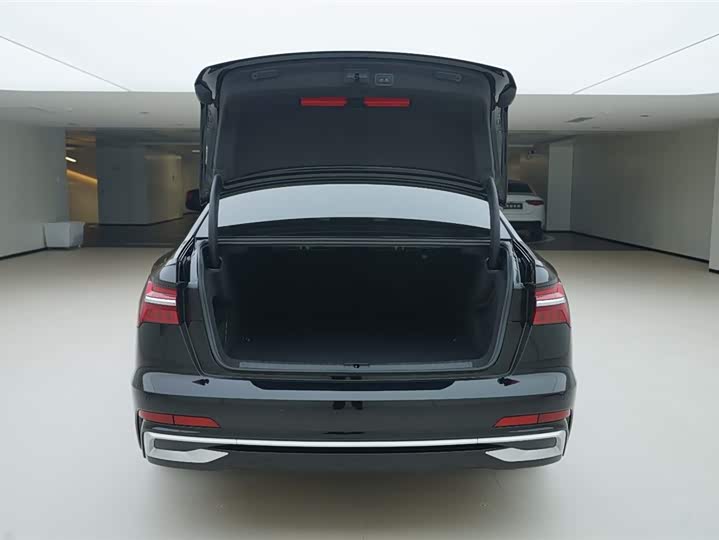 Фото 6 - Audi A6L