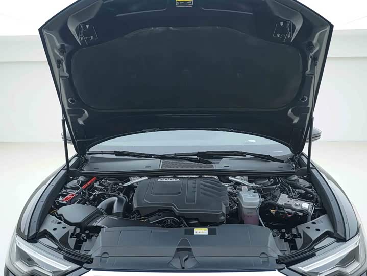 Фото 7 - Audi A6L