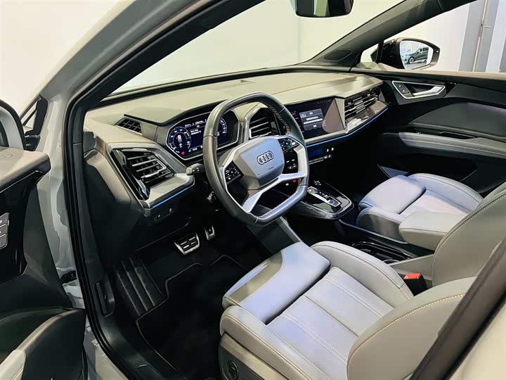 Фото 16 - Audi Q4 e-tron