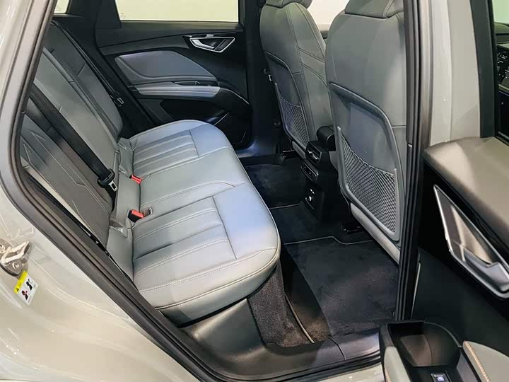 Фото 8 - Audi Q4 e-tron